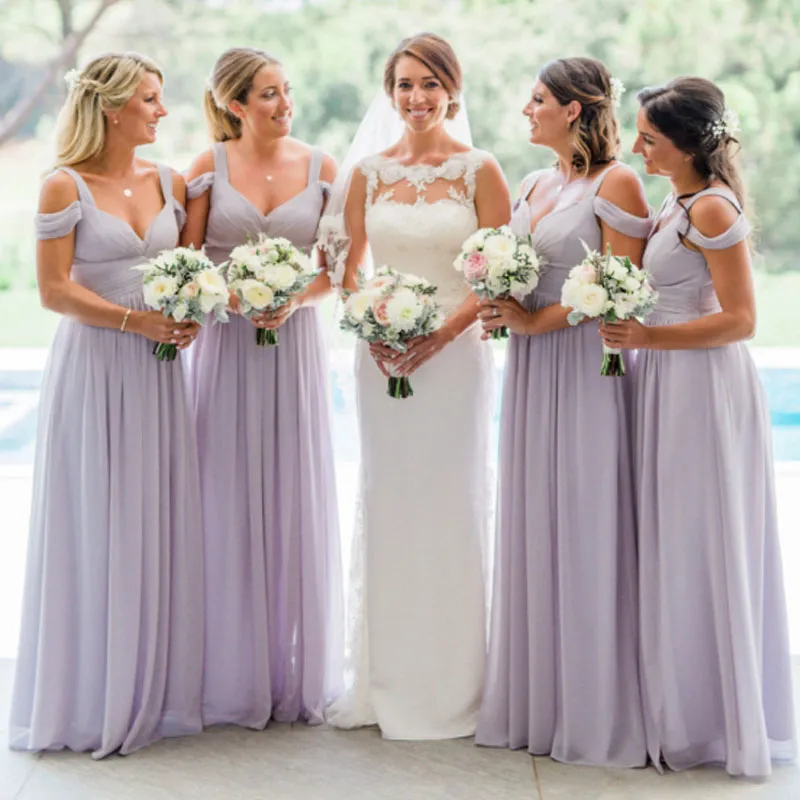 2019 Abiti da damigella d'onore country lavanda Colori su misura Abito da damigella d'onore Chiffon increspato Lunghezza del pavimento Cinghie al largo Matrimoni