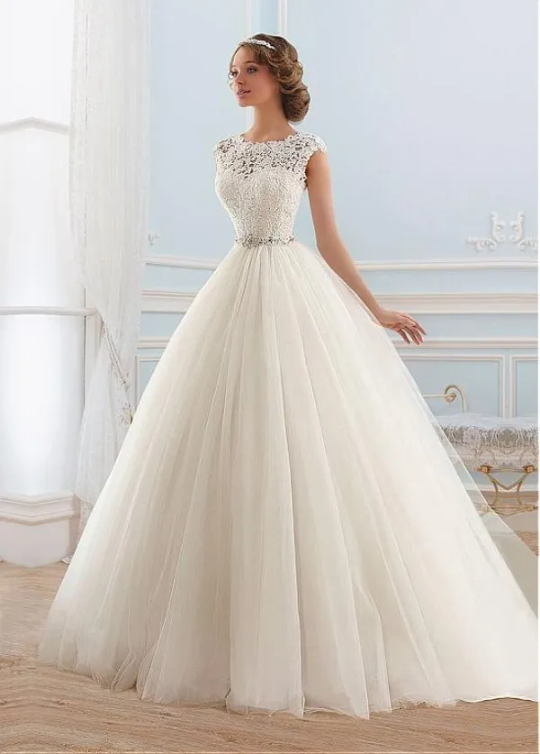 Pas cher robe de bal gonflée robe de mariée pure dentelle bijou cou sans manches dos ouvert tulle robes de mariée avec ceinture perlée balayage train