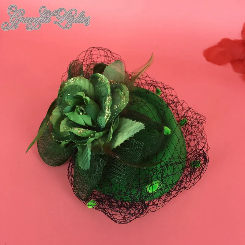 Fiori verdi cappelli da sposa con veli a rete Piuma fiore fiocco cappelli fascinator cappello da sposa velo velo da sposa gabbia uccelli in vendita nel Regno Unito