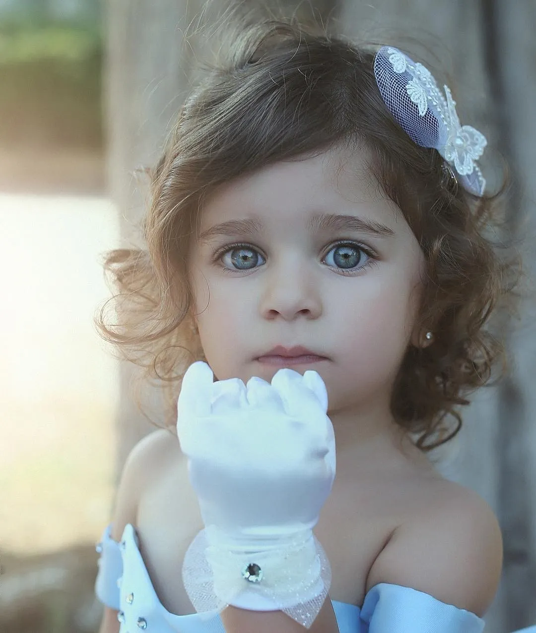 Light Sky Blue Short Lovely Flower Girls Dresses Off Shoulder Hi-Lo Birthday Gowns With Big Bows Sweep Train Custom Made Little Girls Dress