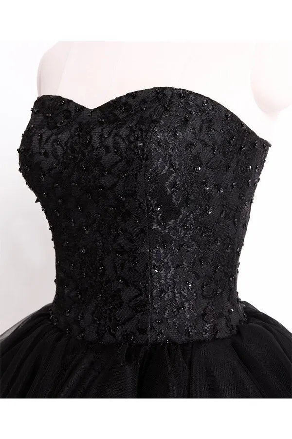 Gorgeous Sweet 16 Dress Black Homecoming Dresses Zroszony Cekiny Koronki Top Ruffled Puffy Spódnica Korset Back Bez Ramiączek Sweetheart