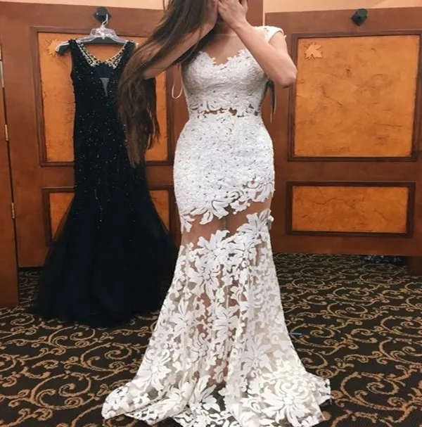 White Lace Mermaid Prom Dresses Tulle halsringning Sexig illusion Bodice Appliced ​​Long Evening Special OCN GOWNS BA3565