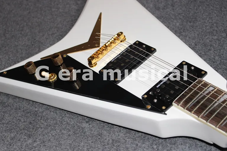 Chitarra elettrica di alta qualità a forma di V volante con hardware dorato di colore bianco intero1495406