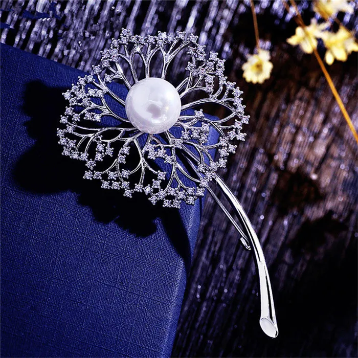 Vintage Pearl Rhinestone Brosch Pin Silver-Plate Alloy Faux Dians Broach För Bröllop Bröllop Kostym Party Dress Pin Gift 2016 Nytt mode