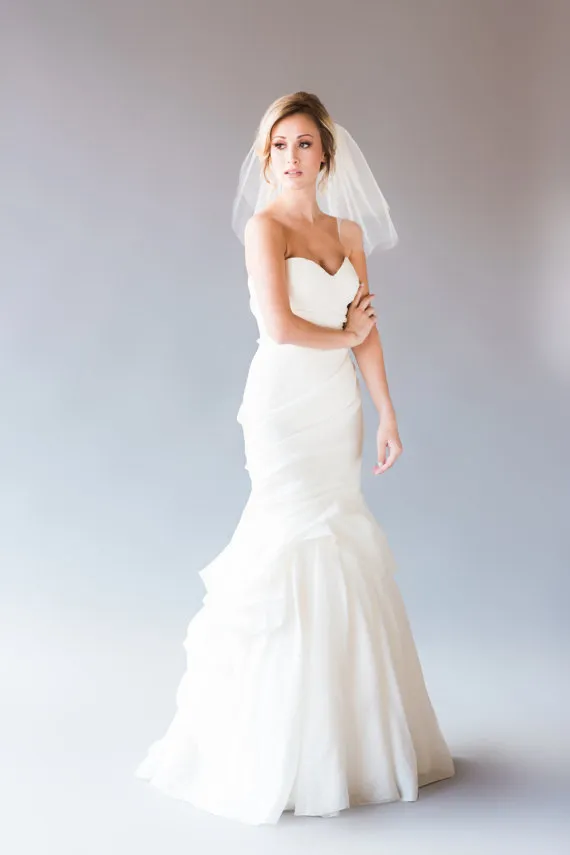 Simple Cut Edge 2t met kam Lvory White Ivory Champagne Shoulder Wedding Sluier Bruidsluiers