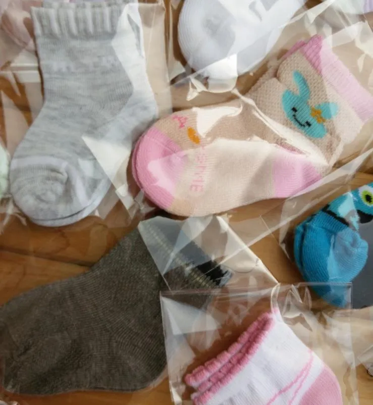 Mode nyfödd baby toddler strumpor barn flicka pojke tecknad bomull strumpor Många mönster färgglada gåva 0-12m droppe frakt