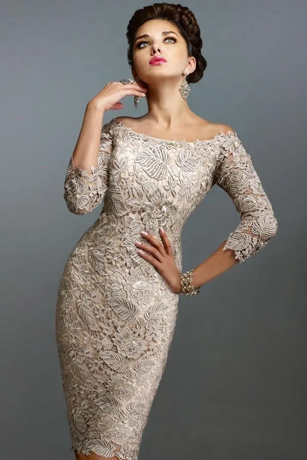 2019 Mor Off Bride Dresses Scoop Full Lace 3 4 långa ärmar Knälängd Mantel Plus Size Mother of the Bride Dress238w