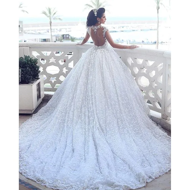 Robe de balle en dentelle complète robes de mariée carrées à manches appliques en tulle