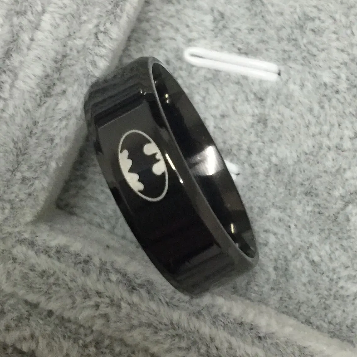 Bague en carbure de tungstène avec logo batman noir, large 8mm, 8g, pour hommes et femmes, haute qualité, USA 7-14