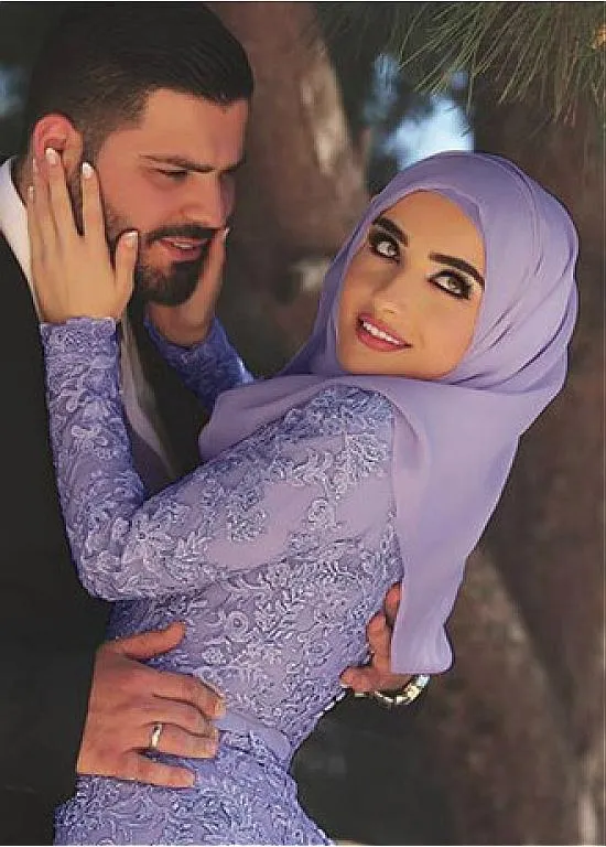Koronkowe aplikacje Syrenki Suknie ślubne Eleganckie Tulle Długie Rękawy Zroszony Długie Suknie Ślubne Arabskie Islamskie Suknie Ślubne z welonami