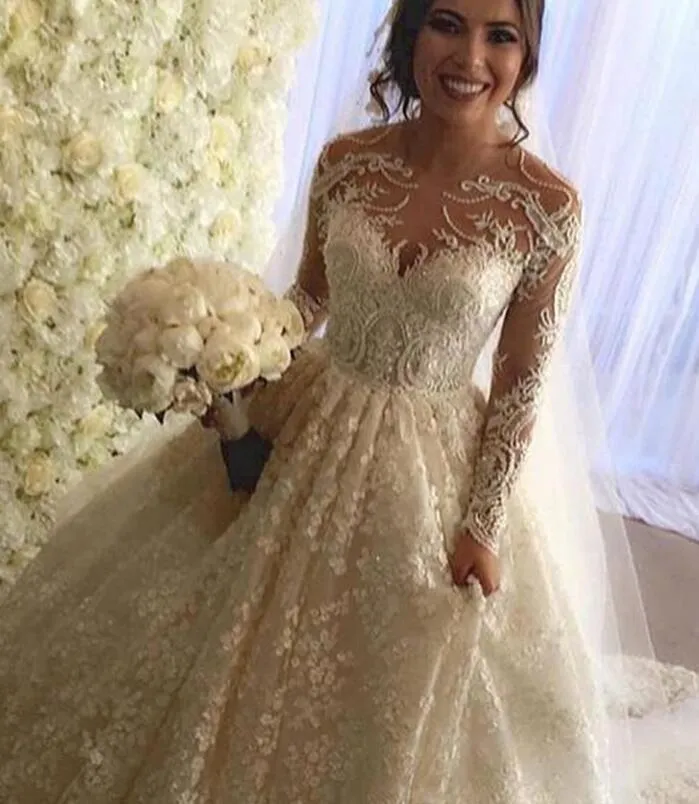 Vintage Full Lace Wedding Dresses Long Sleeves Arabic Dubai Bridal Gowns Pearls Beads Crew Neck Covered Botton Back Court Train