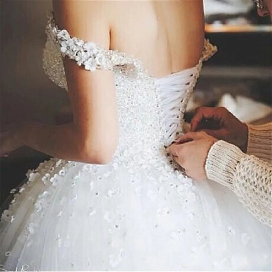 3D fleur dentelle à lacets dos tribunal train longue robe de bal de mariée hors de l'épaule mousseux cristal perles robe de mariée