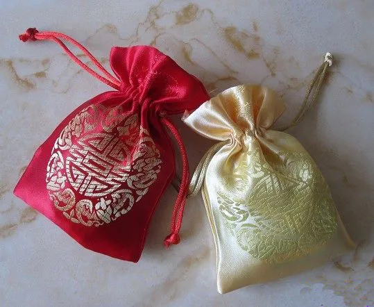 Festa de anos chinês Joyous com cordão de seda Tecido Pouch Natal Favor Doces Sacos de presente Embalagem Bag tamanho Atacado 9x12 cm / 
