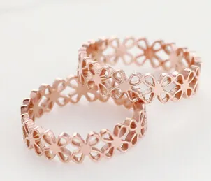 Lucky Four Leaf Pierścienie dla Kobiet Hollow Out 18k Rose Gold Color Moda Koreański Styl Hot New