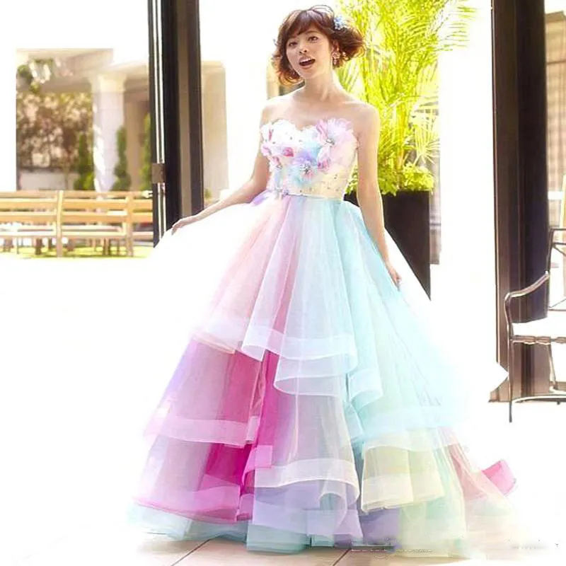 Rainbow Kolorowe Prom Dresses Sweetheart Warstwy Organza Handmade Kwiaty Graduation Sukienka Koraliki Plds Princess Pagewant Quinceanera Dress