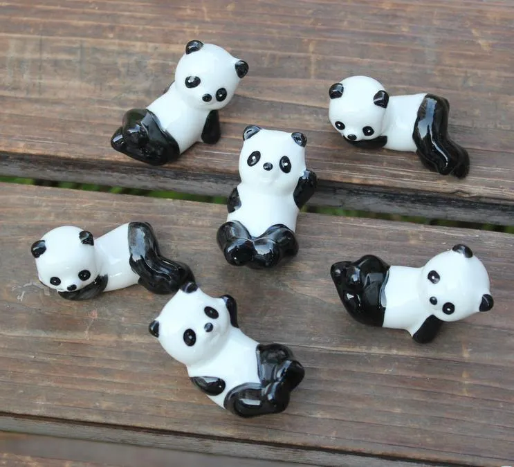 100個セラミックPanda Chopsticksスタンドホルダー磁器スプーンフォークナイフレストラックホームレストランホテルテーブルデスクデコレーション素敵な