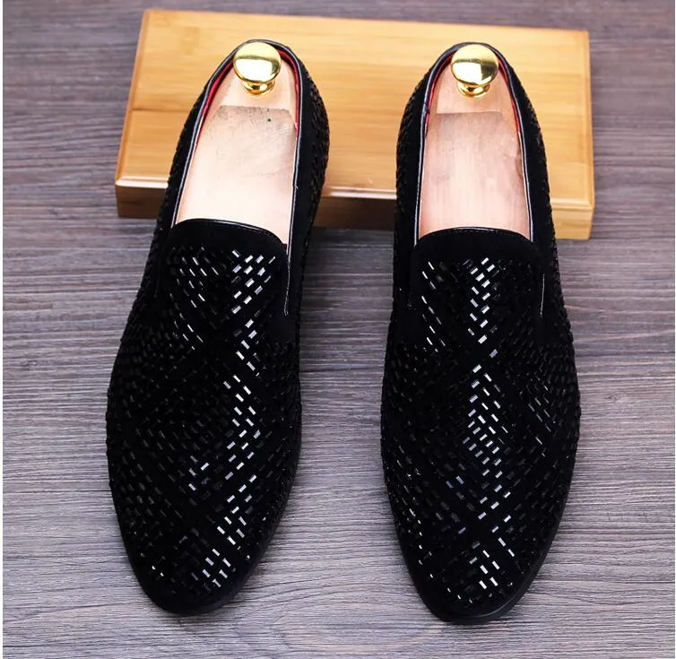 Promotion New Spring Mens Velvet Loafers Party Wedding Shoes Europe Style Broderade Black Velvet tofflor Driving Moccasins NXX 441