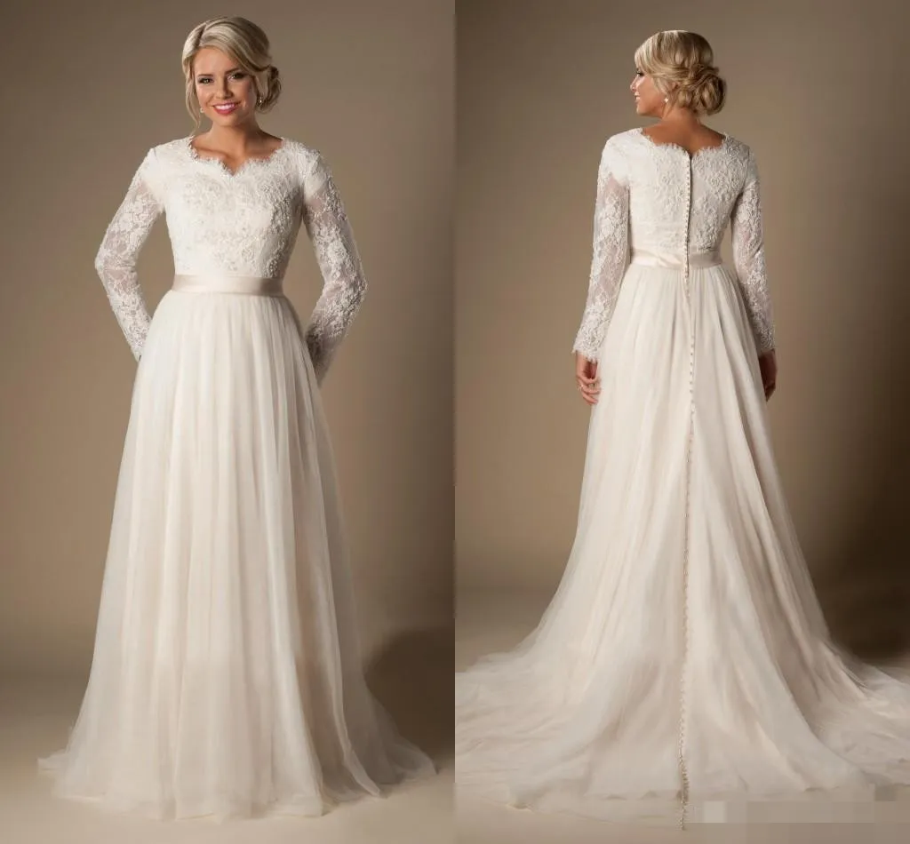 2019 Modest A-Line Lace Tulle Temple Wedding Dresses Long Sleeves V-Neck Sheer Sleeves Trains Buttons Back Bridal Gown Plus Size Arabic