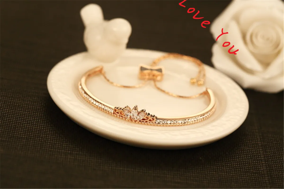 18K guldpläterade vintagearmband Bangles för kvinnor Mode Crystal Round Charms Armband Chunky Brand Statement Smycken