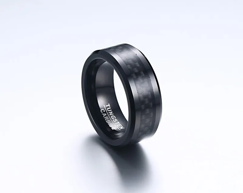 Anello nuziale Bordo smusso con tetto 8mm Fit da uomo Mens Black Tungsten Anello a banda di erbacce con fibra di carbonio nero26246183744