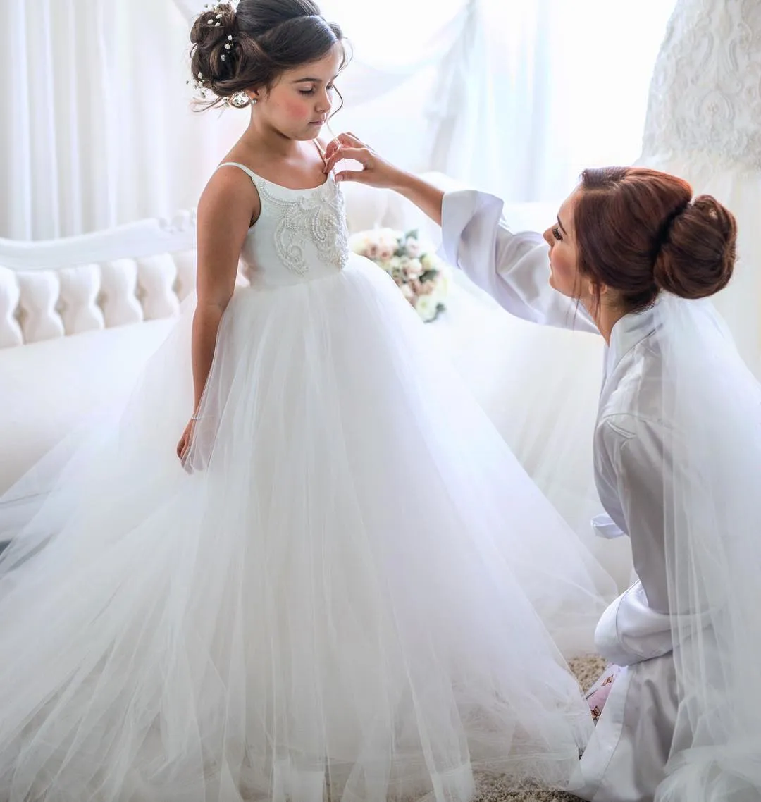 安くボールガウンのレースの花の女の子の服の結婚式の真珠の女の子のページェントドレスドレスチュールアップリケ聖体拝領のガウン