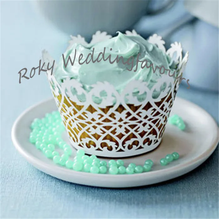 Kostenloser Versand Mix Farben Filigrane Cupcake Wrapper Laser Cut Cupcake für Hochzeit Braut Dusche Party Kuchen Dekoration