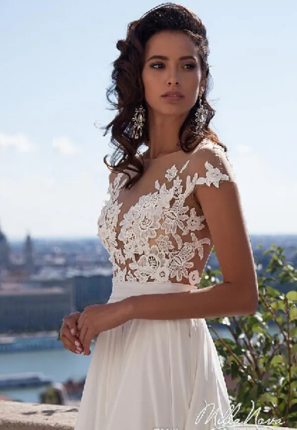 Sexy Bridal Summer Dresses 2019 Illusion Bodice Beach Wedding Dress Cap Sleeve Country Wedding Dresses Lace Appliques Buttons Back Split