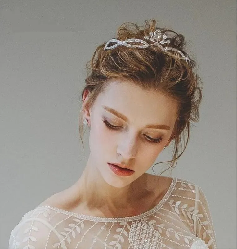 Vintage Düğün Gelin Prenses Taç Küpe Tiara Gümüş Rhinestone Zirkon Headpieces Saç Aksesuarları Takı Balo Kadınlar Moda Takı