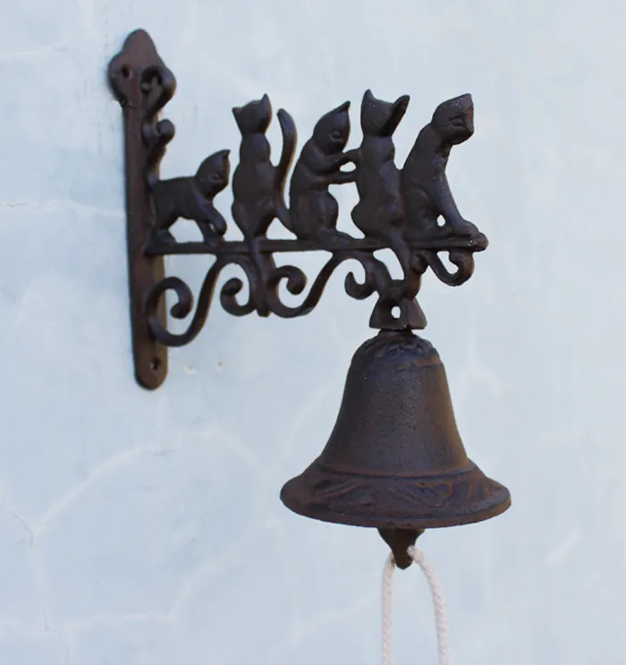 2 peças Cato de ferro fundido Cato de boas -vindas Dinner Bell Rustic Metal Art Montado de parede pendurado Bell Garden Rural Country Door Decor 5 Cinco gatos navio grátis