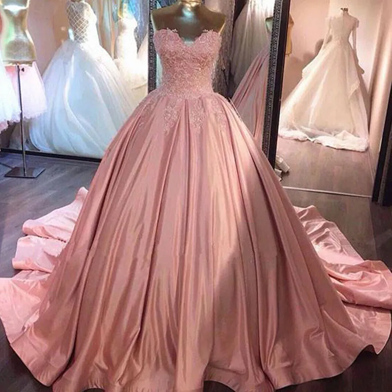 Fashion Colored Blush Pink Ball Gown Bröllopsklänningar Sweetheart Ärmlös Lace Appliques Färgglada Bröllopklänningar Skräddarsy