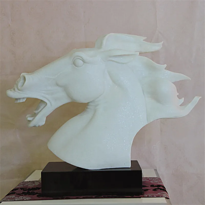 Scultura testa di cavallo artigianato artistico colore personalizzato creativo con resina in fibra di vetro la decorazione di abiti morbidi da club