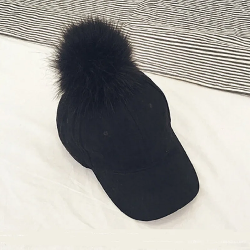 ファッションのフェイクの毛皮のポンポンスエード野球キャップ女性の毛皮のボールゴロススナップバックキャップ調節可能なソリッドヒップホップ帽子
