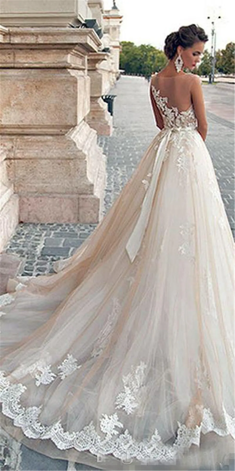Illusion dekolt koronkowe perły seksowne plecy Skromne suknie ślubne plus size vintage Mila Nova Champagne Suknie ślubne Princess227b