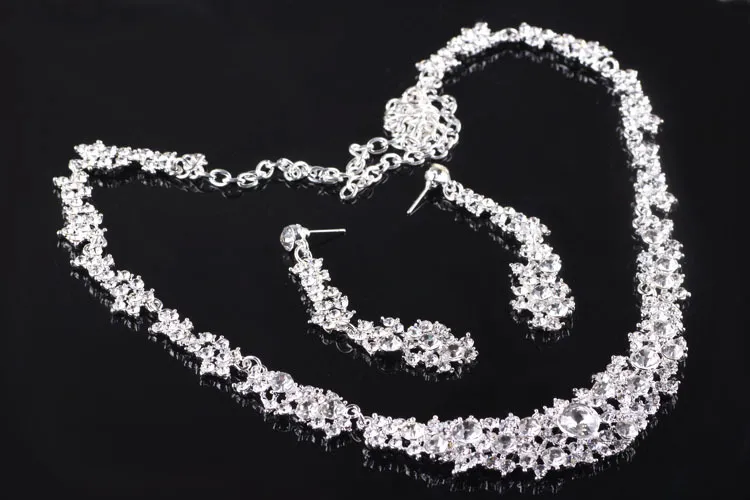 BLING Silver Crystal Bridal Jewelry Set Plated Halsband Diamondörhängen Bröllopsmycken Uppsättningar för brudbrudtärnor Kvinnor Brud A9835769