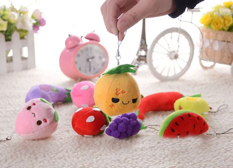 Nya fruktgrönsaker Designer Plush Pluent Toys Children Barn Bil Pendant Mobiltelefon Bag Key Rings Keychain Xmas Gifts 613CM WXK2515838