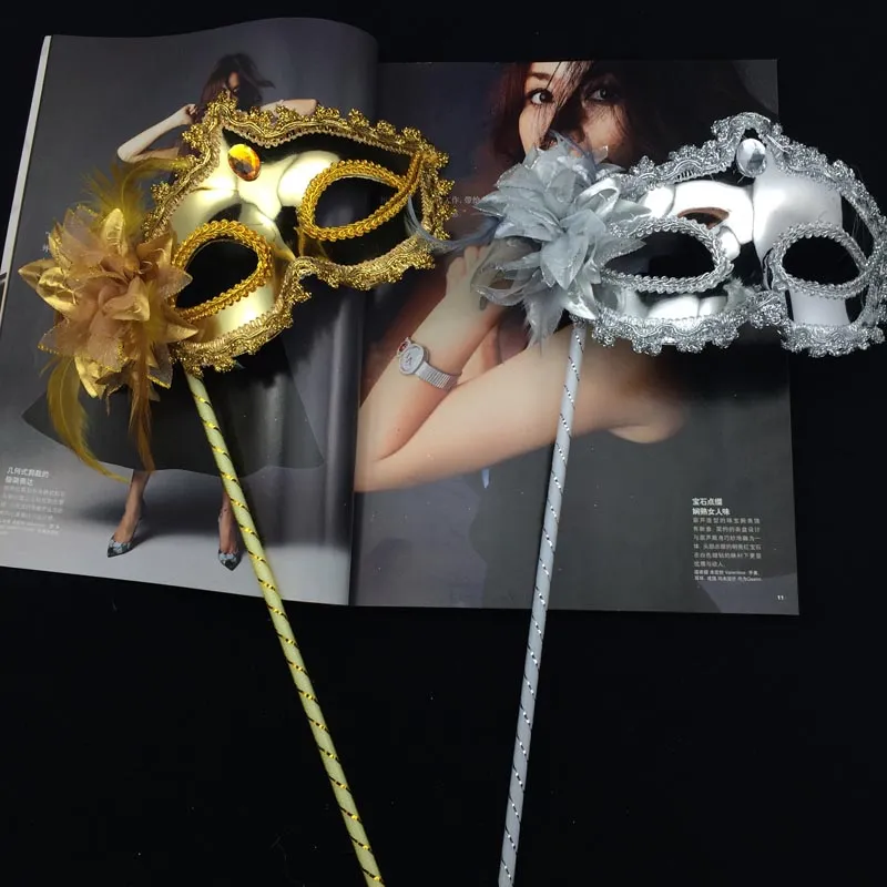 Partymasken mit Stock Gold Silber Maskerademaske Sexy Frau Venezianische Halbgesichtsblumenmaske Halloween Mardi Gras Kostüm