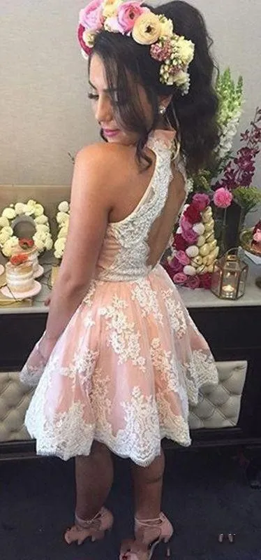 Różowa Koronka Krótkie Suknie Koktajlowe 2016-2017 Wysokiej szyi Aplikacje Bez Rękawów Koronki Satyna Otwórz Back Krótkie Prom Dresses Sukienki do domu