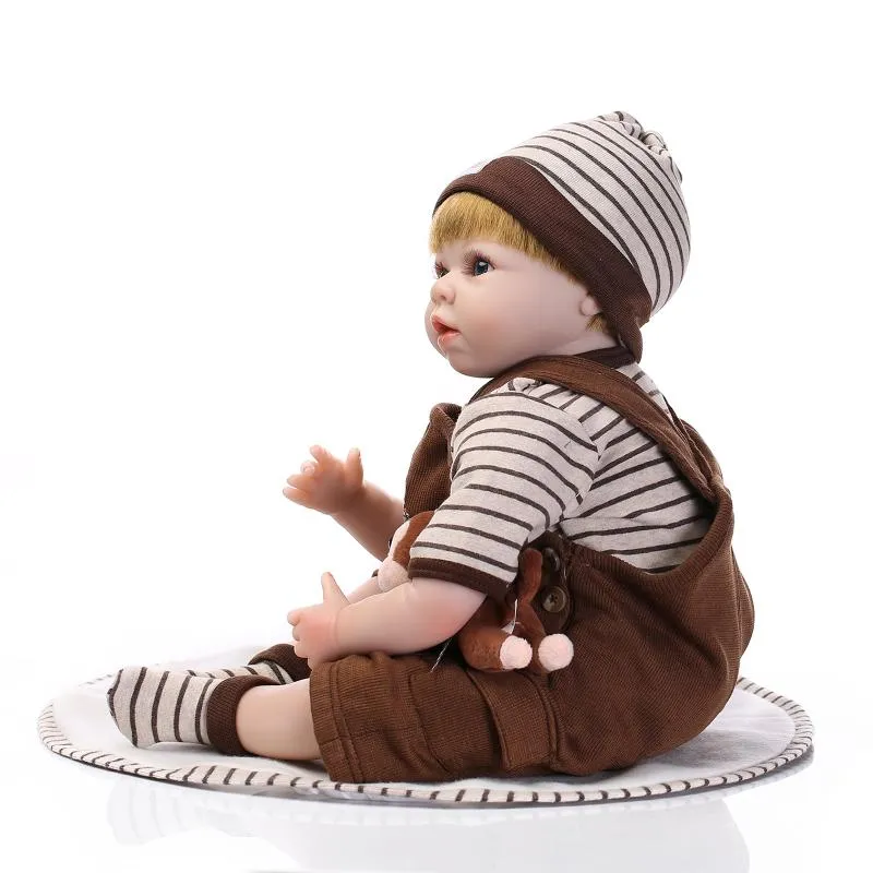 22 polegadas 50-55 cm Silicone Reborn Baby Dolls Handmade Pano Macio Corpo Reborn Bebês Boneca Brinquedos Play House Bebê Crescimento Parceiros