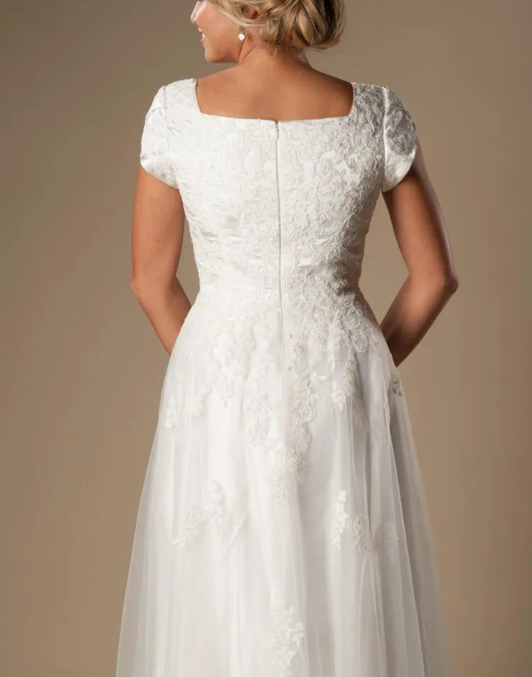 Ivory Lace Tulle Modest A-line Wedding Dresses With Cap Sleeves Queen Anne Neck Bridal Gowns A-line Long Floor Reception Wedding Gowns