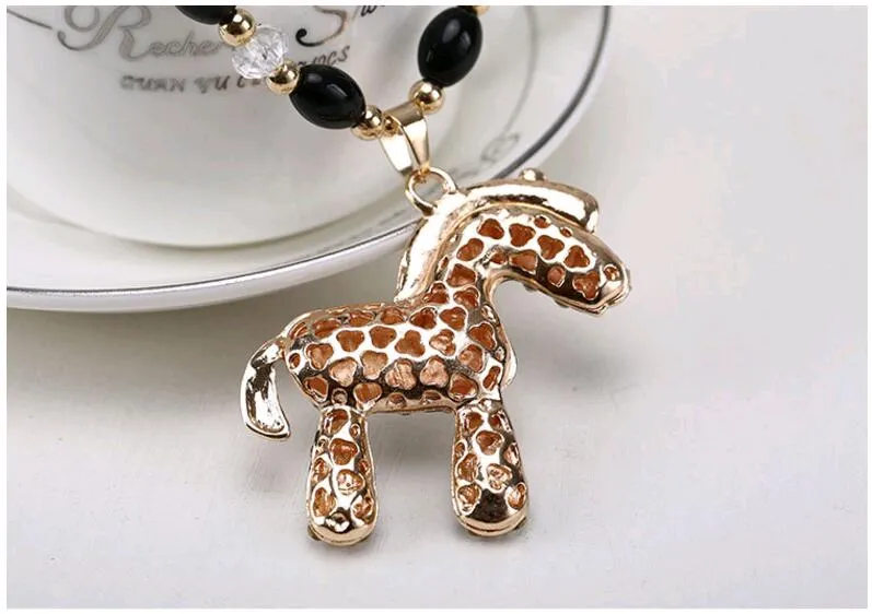 Cute Lovely Animal White and Black Beads Horse Panda Girls Pendant Necklaces 2016 New Fashion Korean Alloy Sweater Chain Europe Gift