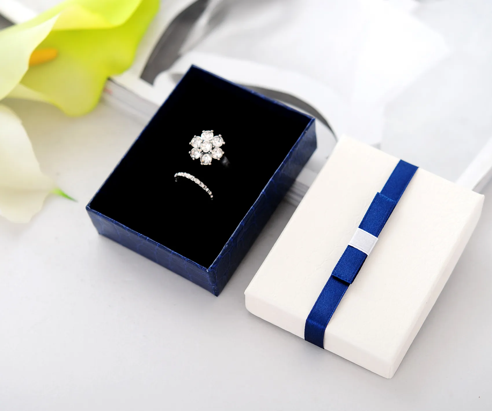 Prosty siedemfestiwalowy bluewhite biżuteria rodakowa pudełko ring pudełka wislarza