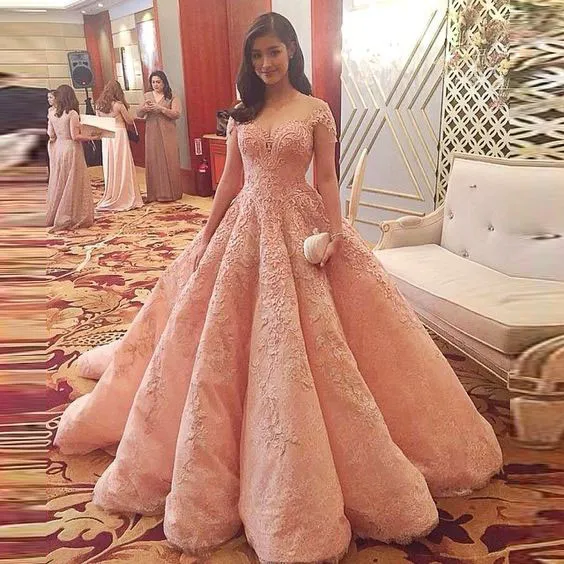 Ball Gown Lace Prom Dresses With Sheer Neck Short Sleeves Personalized Celebrity Evening Gowns Gorgeous Sheer Back Fromal Cocktail Gowns