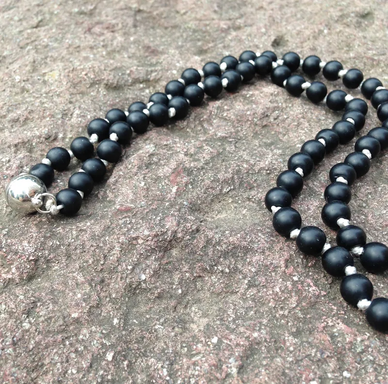 ST0186 108 Collana con perle di mala Collana lunga con nappa Collana con pietre di onice nero opaco annodato Collane con rosario fantasia