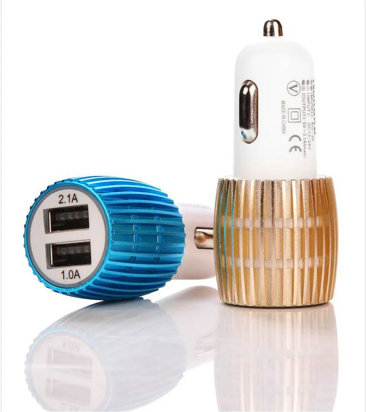 Buntes LED-Autoladegerät, 2 Anschlüsse, Zigarettenanschluss, 5 V, 2,1 A, Micro-Auto-Netzteil, Dual-USB, für Telefon 7 plus Samsung S8 S7 OM-N7