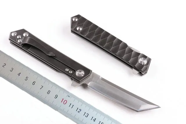 High End Survival Styl Folding Nóż D2 Stal 60HRC Tanto Point Blades TC4 Tytanowy uchwyt Noże z pudełkiem