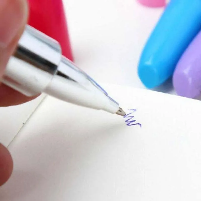 Alta qualità 20 pz / lotto forma di rossetto penne gel penne a sfera firma penna forniture di scrittura spedizione gratuita papelaria