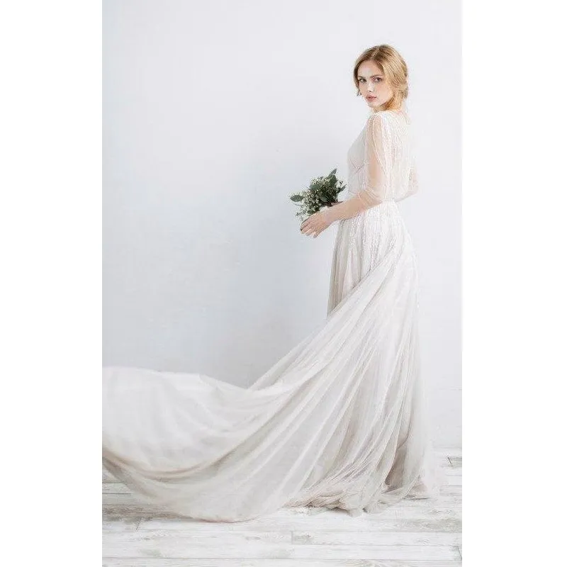 2020 Abito da sposa Boho grigio pallido a maniche lunghe nuovo arrivo con abito da sposa abito da sposa da spiaggia con nappe perline