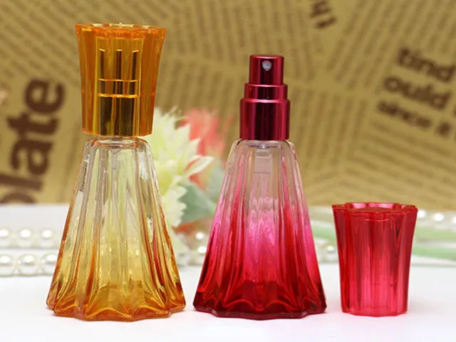 Helt ny / parti 20ml parfymflaskaformade färgade glasflaskor tomma parfymspray parfymflaskpunkter