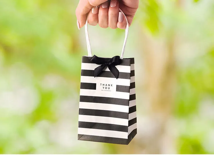 Small Gift Wrap Papieren Bag met Handles Boog Lint Streep Handtas Koekjes Candy Festival Geschenken WrappAckaging Tassen Sieraden Verjaardag Bruiloft Feestartikelen