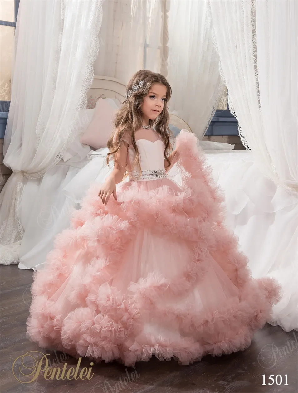 Abiti da ragazza di fiori con nuvole volanti 2021 Pentelei Princess Tiered Blush Pink Tulle Tutu Abiti da spettacolo per ragazze Lunghezza del pavimento Custom Made